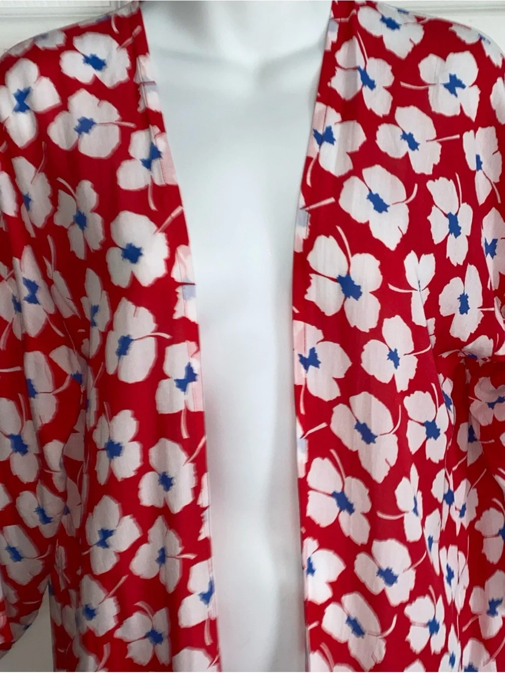 LOFT red white